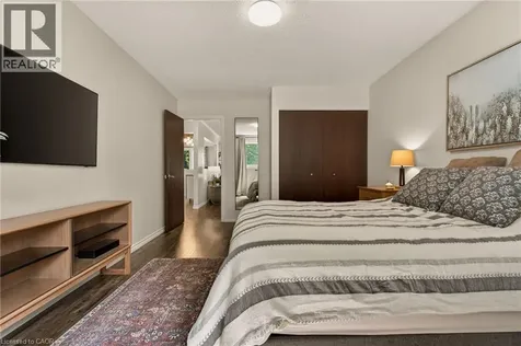 52 Latzer Crescent Brantford ON N3V 1E1