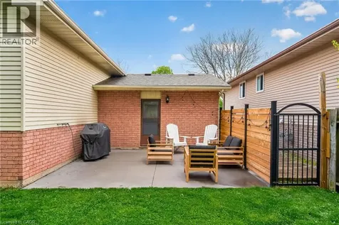 52 Latzer Crescent Brantford ON N3V 1E1