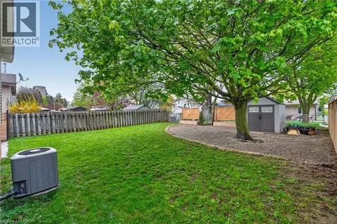 52 Latzer Crescent Brantford ON N3V 1E1