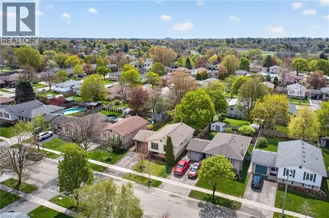 52 Latzer Crescent Brantford ON N3V 1E1