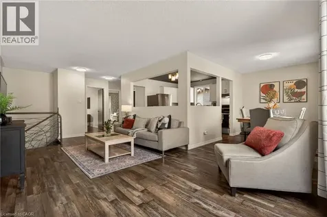 52 Latzer Crescent Brantford ON N3V 1E1