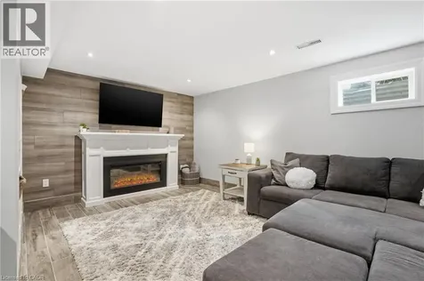 1 Oakmeadow Place St. Catharines ON L2N 5X6