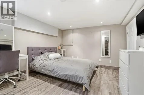 1 Oakmeadow Place St. Catharines ON L2N 5X6