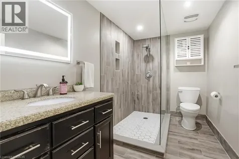 1 Oakmeadow Place St. Catharines ON L2N 5X6