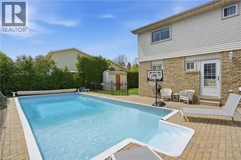 1 Oakmeadow Place St. Catharines ON L2N 5X6