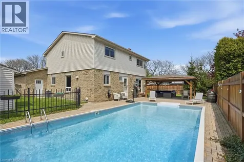 1 Oakmeadow Place St. Catharines ON L2N 5X6