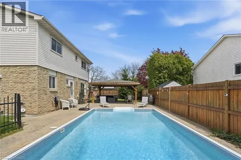 1 Oakmeadow Place St. Catharines ON L2N 5X6