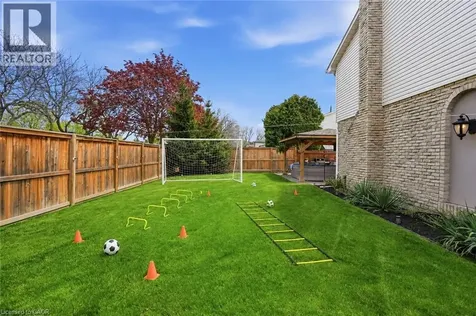 1 Oakmeadow Place St. Catharines ON L2N 5X6