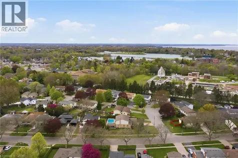 1 Oakmeadow Place St. Catharines ON L2N 5X6