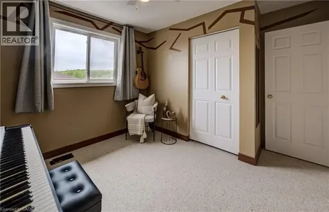 124 Prosperity Drive Kitchener ON N2E 4E8