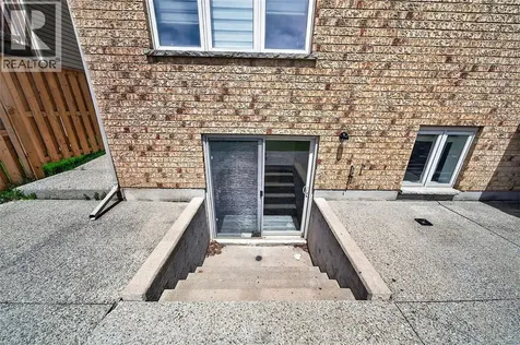 9128 Hendershot Boulevard Niagara Falls ON L2H 0E3