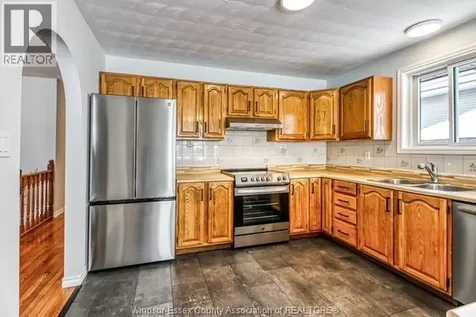 3295 Romeo Street Val Caron ON P3N 1G5
