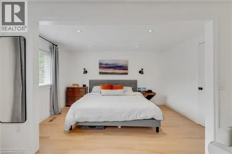 2411 Sovereign Street Oakville ON L6L 1M1