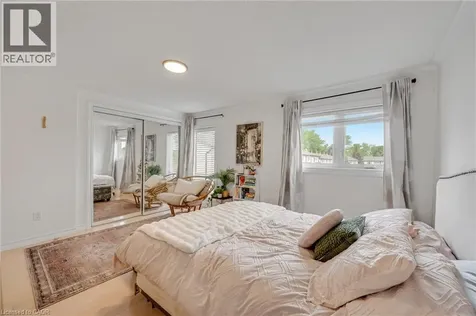 2411 Sovereign Street Oakville ON L6L 1M1