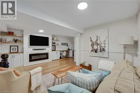 2411 Sovereign Street Oakville ON L6L 1M1