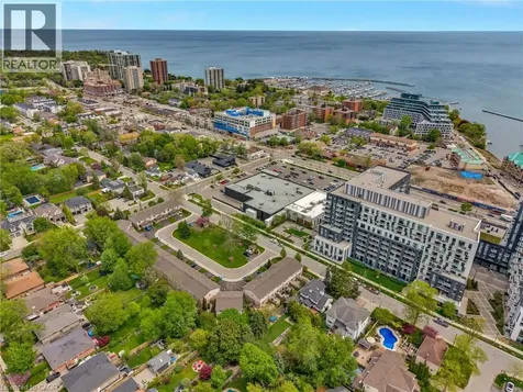 2411 Sovereign Street Oakville ON L6L 1M1