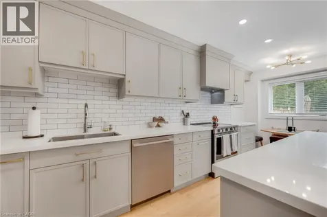 2411 Sovereign Street Oakville ON L6L 1M1