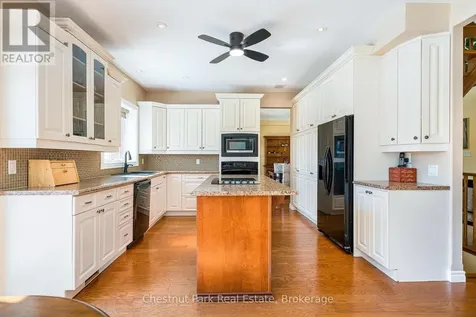 82 Stanley Street Collingwood ON L9Y 0G7