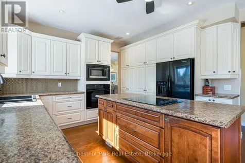 82 Stanley Street Collingwood ON L9Y 0G7