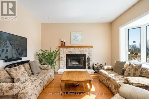 82 Stanley Street Collingwood ON L9Y 0G7