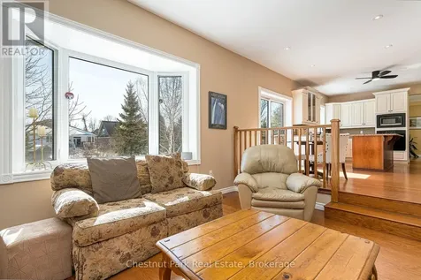 82 Stanley Street Collingwood ON L9Y 0G7