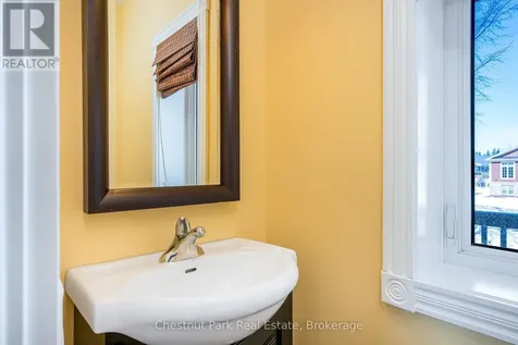 82 Stanley Street Collingwood ON L9Y 0G7