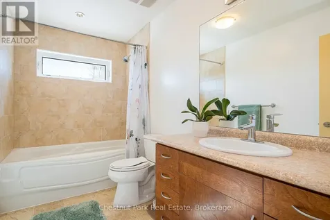 82 Stanley Street Collingwood ON L9Y 0G7