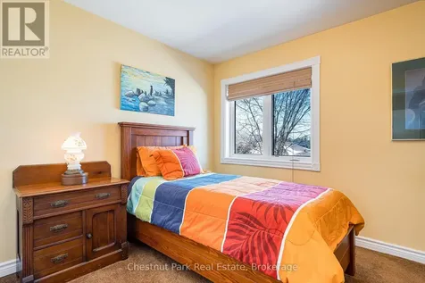 82 Stanley Street Collingwood ON L9Y 0G7