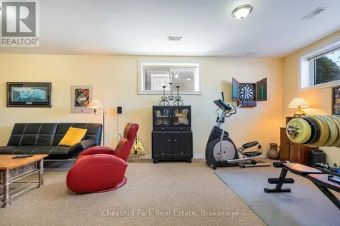 82 Stanley Street Collingwood ON L9Y 0G7