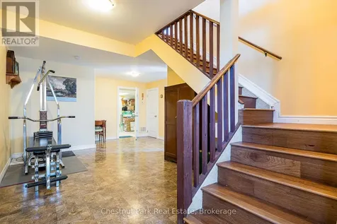 82 Stanley Street Collingwood ON L9Y 0G7