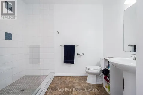 82 Stanley Street Collingwood ON L9Y 0G7