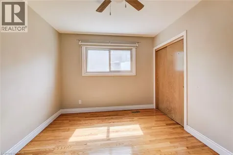 71 Brandon Avenue Kitchener ON N2M 2J2