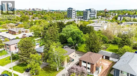 71 Brandon Avenue Kitchener ON N2M 2J2