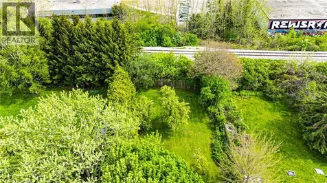 71 Brandon Avenue Kitchener ON N2M 2J2