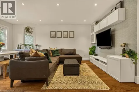 1396 Niels Avenue Burlington ON L7P 2E4
