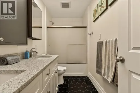 1396 Niels Avenue Burlington ON L7P 2E4