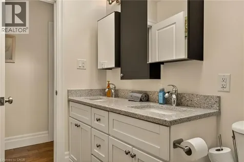 1396 Niels Avenue Burlington ON L7P 2E4