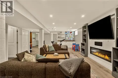 1396 Niels Avenue Burlington ON L7P 2E4
