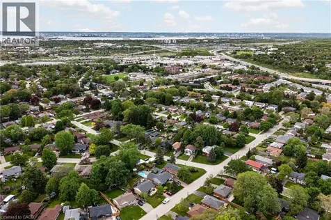 1396 Niels Avenue Burlington ON L7P 2E4