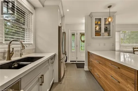 1396 Niels Avenue Burlington ON L7P 2E4