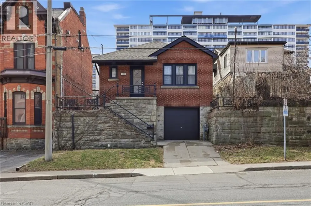 129 Jackson Street West Hamilton ON L8P 1L8