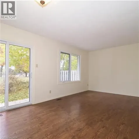 425 Kingscourt Drive Waterloo ON N2K 3R4