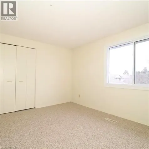 425 Kingscourt Drive Waterloo ON N2K 3R4