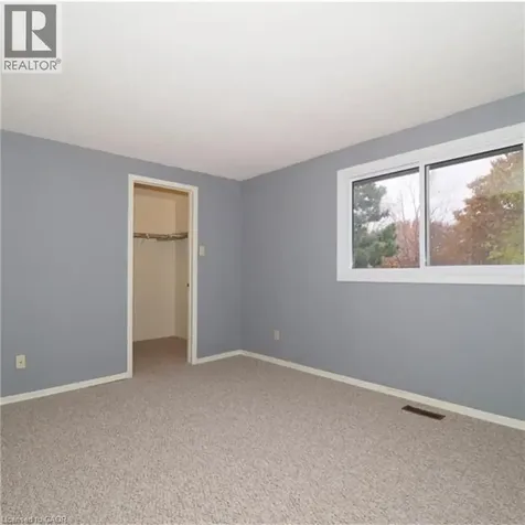 425 Kingscourt Drive Waterloo ON N2K 3R4
