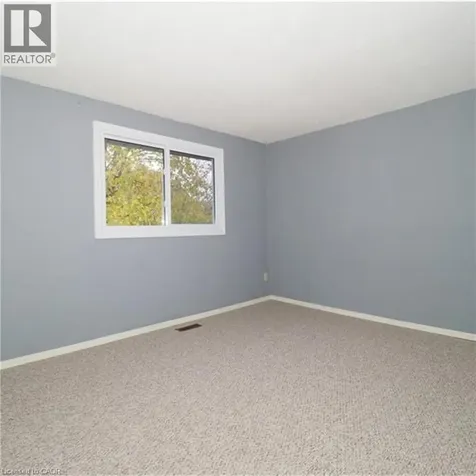 425 Kingscourt Drive Waterloo ON N2K 3R4