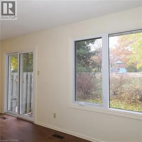 425 Kingscourt Drive Waterloo ON N2K 3R4