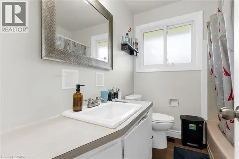 46 Beaconsfield Drive Hamilton ON L8T 2W9