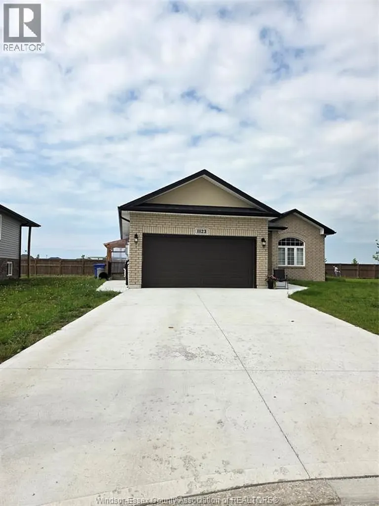 1123 Aspen Ridge Crescent Lakeshore ON N0R 1A0