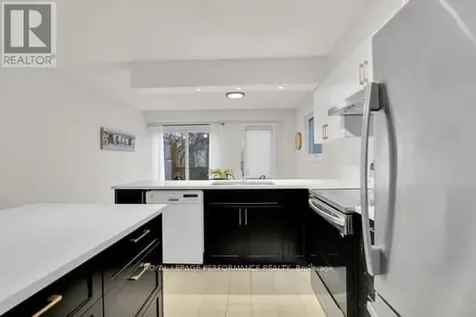 221 Desrosiers Street Ottawa ON K1L 7T2