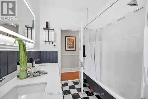 194 Cobourg Street Ottawa ON K1N 8H6